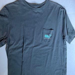 Medium gray vineyard vines t-shirt
